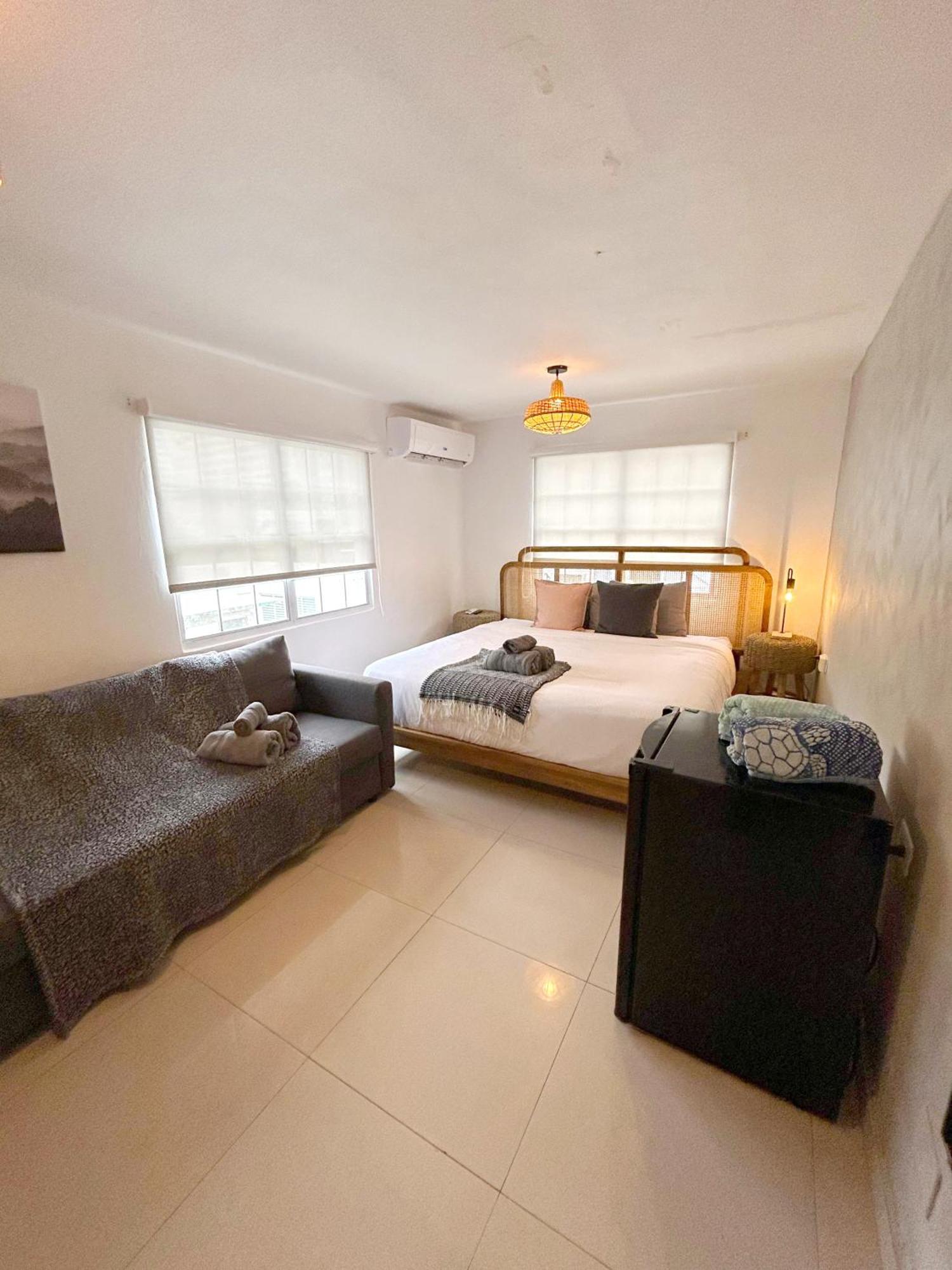 The Pelican Poshtel San Juan Room photo