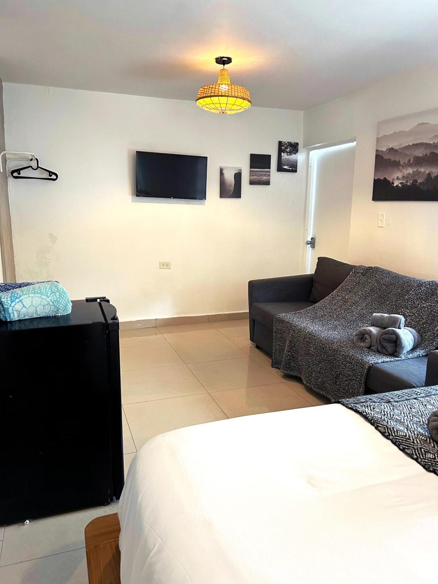 The Pelican Poshtel San Juan Exterior photo